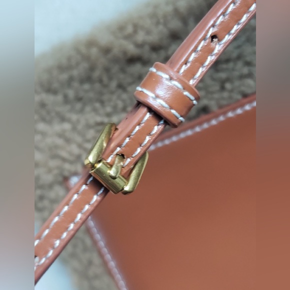 Brand New STAUD Shearling Eve Phone Crossbody Bag - Picture 8 of 16